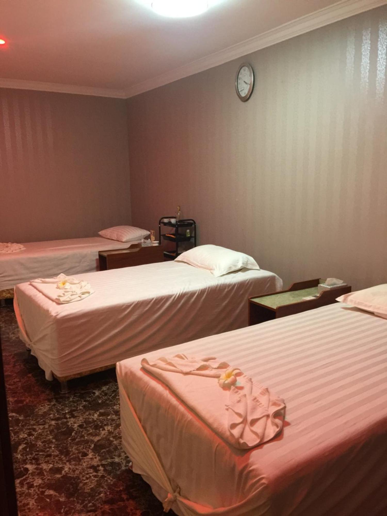 Apollo Hotel Янгон Экстерьер фото